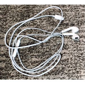 Apple iPhone 11 Earbuds
